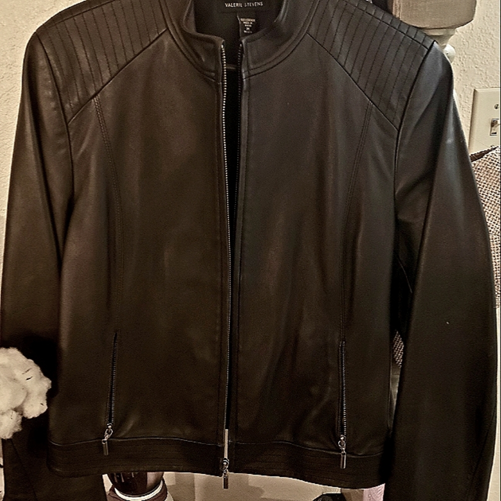 Womans leather jacket sz M